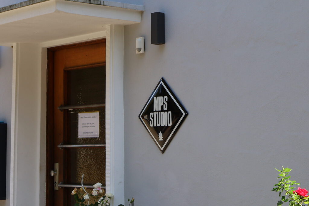 In der Richthofstraße 1/1 in Villingenbefinden sich die Räume des ehemaligen MPS-Studio. Heute betreut es der Verein MPS-Studio e.V. und bietet regelmäßig Führungen und Konzerte an.